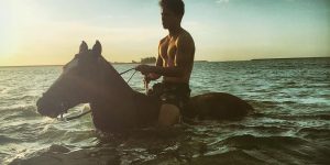 Lối sống xa hoa của Hoàng tử quyến rũ nhất châu Á Abdul Mateen