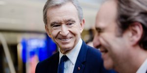 Chủ tịch LVMH và Kering đi vào lịch sử, Xiaomi bị phản đối dữ dội trên mạng xã hội