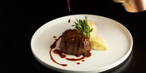 Khách sạn Metropole Hà Nội ra mắt thực đơn “Trump & Kim”