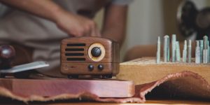 Bạn đang tìm một chiếc radio cổ điển? Muzen On the Road chính là câu trả lời