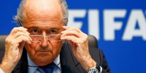 Vướng bê bối đồng hồ, cựu Chủ tịch FIFA tuyên bố sẽ khởi kiện