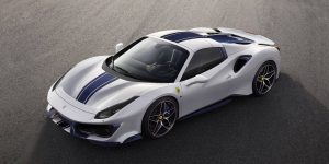 Sức mạnh cực khủng của siêu xe mui trần Ferrari 488 Pista Spider