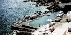14 hồ bơi khách sạn với khung cảnh đẹp say lòng người vùng Địa Trung Hải