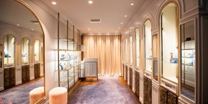 Matthew Ely phô diễn lối sống hoàng gia tại không gian boutique mới