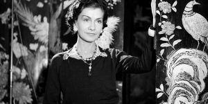 Culture Chanel – Woman who reads: Người đàn bà đọc