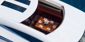 Giờ đây bạn có thể thuê du thuyền Casino Royale của James Bond