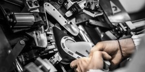 Dior làm ra đôi giày J’Adior như thế nào?