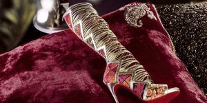 Dịch vụ làm giày yêu cầu của Christian Louboutin: Những nàng Lọ Lem thời hiện đại