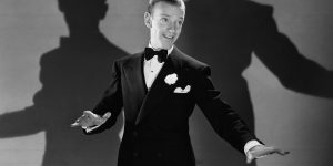 Suốt chiều dài lịch sử của Tuxedo: Sự thanh lịch của quý ông, vẻ cá tính của nữ giới