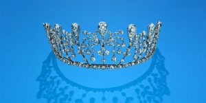 Chaumet in Majesty: Cuộc viễn du vào lâu đài vương miện của Chaumet