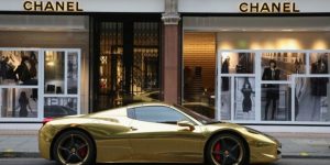 Định giá hàng xa xỉ: Nghịch lý hàng hiệu vẫn đang được bán rẻ?