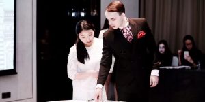 Khi nhà giàu Trung Quốc cho con gái học làm tiểu thơ