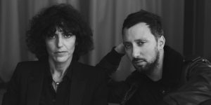 Saint Laurent được định giá 2 tỉ euro: Phi vụ hồi sinh thế kỷ của Anthony Vaccarello và Francesca Bellettini