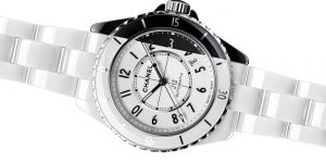 Chanel J12 Paradoxe: Đồng hồ gốm hai tông màu đầu tiên của Chanel