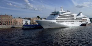 Lần đầu tiên, bạn có thể ghé thăm tất cả bảy lục địa chỉ trong một hành trình