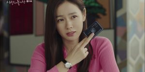 Bên cạnh Omega, “Đại uý Ri” và Se Ri còn phải lòng những chiếc đồng hồ mới nhất từ Chopard