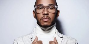 Nhà vô địch tốc độ Lewis Hamilton: Tiêu tiền nhanh như đua xe!