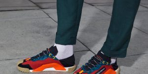 LUXUO Spend: Dolce & Gabbana ra mắt sneaker gợi cảm hứng từ thập niên 70