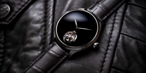 H. Moser & Cie. Vantablack Black Hands: Đưa sắc màu “tối nhất thế giới” lên cổ tay