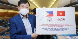 Johnathan Hạnh Nguyễn thuê chuyên cơ chở thiết bị y tế tặng Philippines chống Covid-19