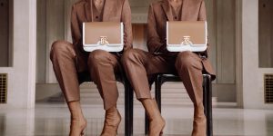 LUXUO POINT: Khác Chanel và Louis Vuitton, vì sao Burberry giảm giá bán sau báo cáo giảm 3% doanh thu quý 1 ?