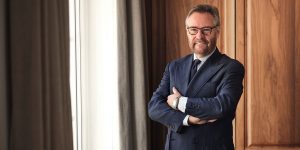 Trò chuyện cùng Brian Duffy – Người dẫn dắt Watches of Switzerland vượt qua giống tố