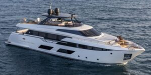 Ferretti 920 đẳng cấp Châu Á vừa được bán cho một vị khách Hong Kong