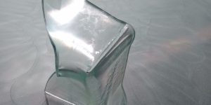 Triển lãm “Âm Dương” của Lập Phương: Bi kịch nội tâm ẩn sau trạng thái cân bằng nghiêm cẩn