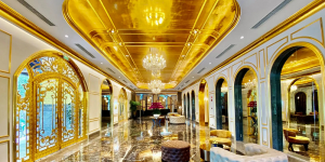 Báo chí quốc tế đồng loạt đưa tin về khách sạn dát vàng tại Việt Nam