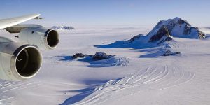 Bay thẳng đến Nam Cực khám phá lục địa trắng bằng chuyên cơ riêng