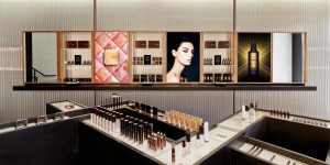 Luxuo Point: Liệu mỹ phẩm cao cấp sẽ dừng chân trên các kệ hàng siêu thị trong tương lai?