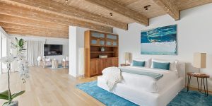 Nam tài tử sitcom “Friends” Matthew Perry bán nhà ven biển Nam California với giá 15 triệu USD