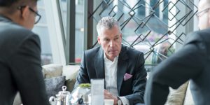 Trẻ hoá sự xa xỉ (kỳ 4): CEO Rolls-Royce – Về cách triệu phú trẻ kiếm tiền ngày nay và chiến lược chăm sóc đặc biệt từ hãng xe Đức