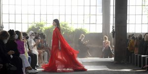 Valentino Spring/Summer 2021: Một Valentino chơi đùa với bản sắc lịch sử
