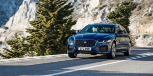 Jaguar XF 2021: Nâng cấp nội thất, mới nhìn khá giống XJ