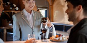 Thưởng thức fine dining và ẩm thực in 3D trên tàu lửa hạng sang The Vietage