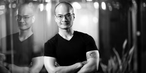 Giám tuyển tổng hợp tại môi trường làm việc: Làn gió mới của thị trường nghệ thuật