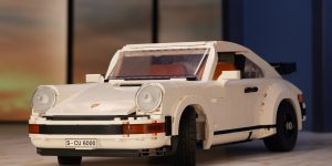 LEGO tri ân Porsche 911 Turbo và Targa mang tính biểu tượng với bộ xếp hình hai trong một mới nhất