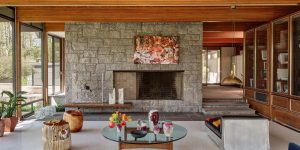 At The Luss House: Một triển lãm tôn vinh tài năng kiến trúc của Gerald Luss và nghệ thuật đương đại