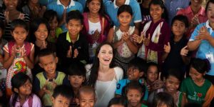 Khủng hoảng thiện nguyện tại Việt Nam: Thế giới đã cho đi ra sao?