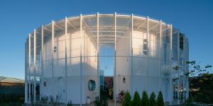 Kiến trúc The LOOP: Bên trong những khối trụ trắng nên thơ