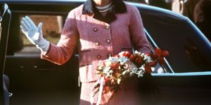 Áo khoác vải tweed của Chanel có gì đặc biệt?