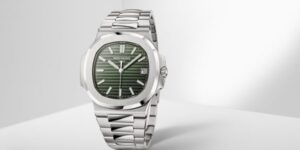 Patek Philippe Nautilus Ref. 5711/1A-014 khuấy đảo sàn đấu giá Antiquorum