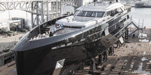 Du thuyền Olokun: Sắc đen sáng bóng, tối thượng, huyền bí