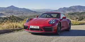 Porsche 911 GTS mới: Bản nâng cấp sáng giá của dòng xe thể thao kinh điển
