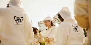 WOMEN FOR BEES: Sự góp mặt của Angelina Jolie, Guerlain, Unesco và OFA