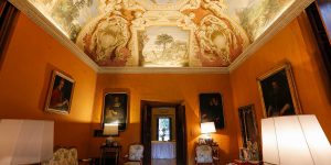 Có gì bên trong biệt thự tư nhân 500 năm tuổi được rao bán với giá 534 triệu USD?