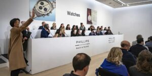 Ai đã mua chiếc Patek Philippe Nautilus Ref. 5711/1A-018 Tiffany 6,5 triệu USD?