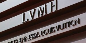 Ông trùm xa xỉ LVMH tạo nên các kỷ lục mới trong năm 2021 đầy biến động