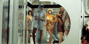 Phong cách thời trang Space Age 2.0 phủ sóng tuần lễ thời trang Milan 2022